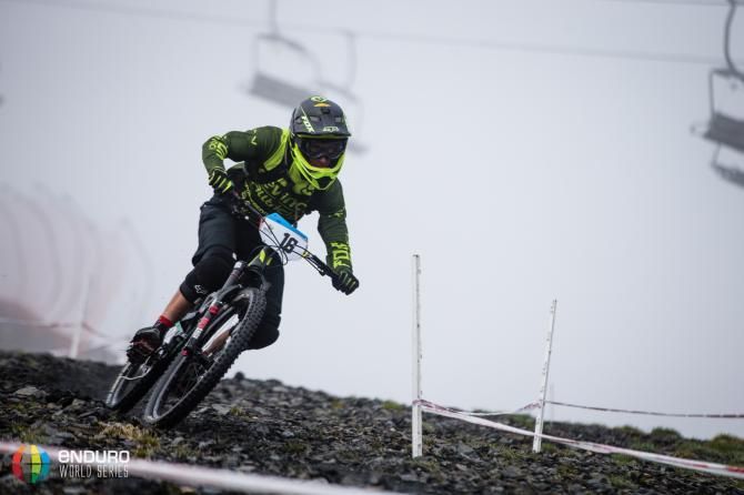 Damien Oton on his way to winning the men's race