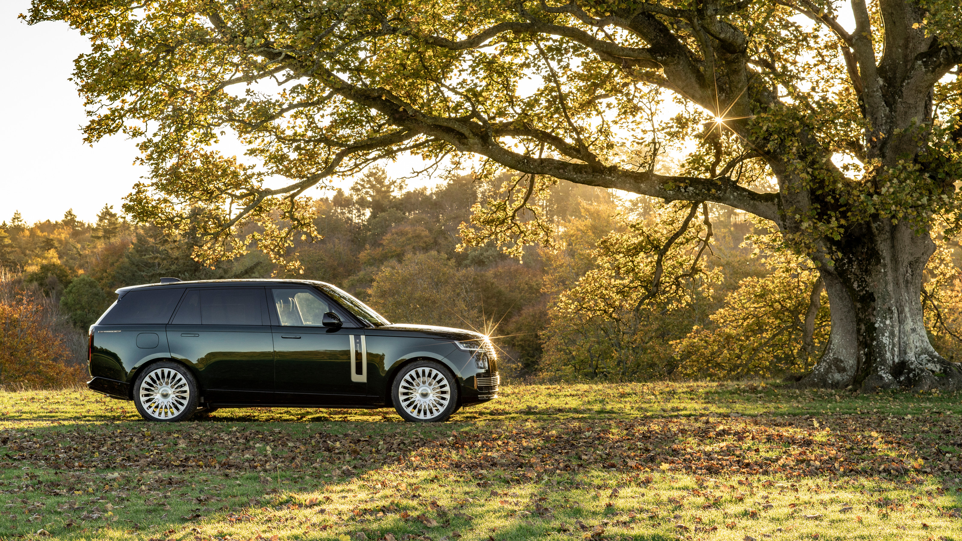 Holland & Holland Edition Range Rover by Overfinch