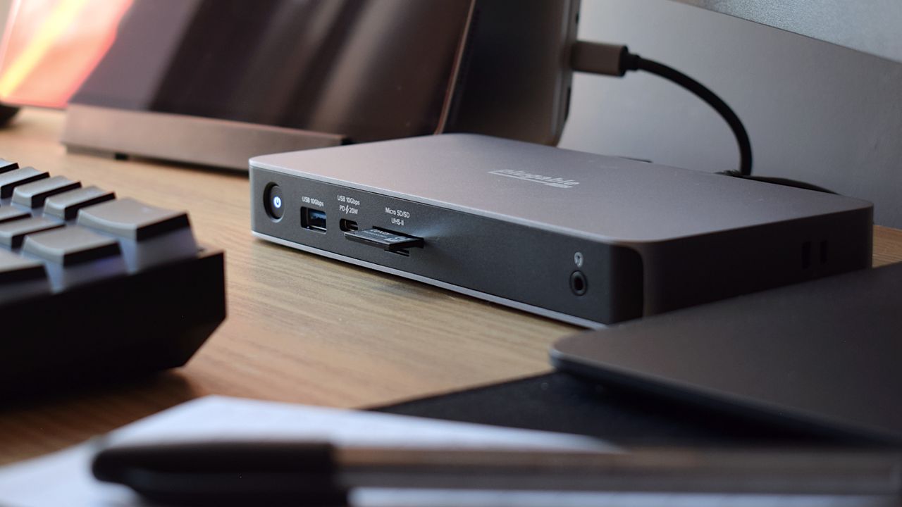 Plugable Dual HDMI Docking Station (UD-4VPD) review photos