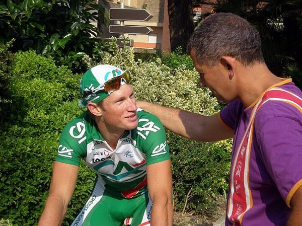 Encouragement from his friend Jean-Paul.