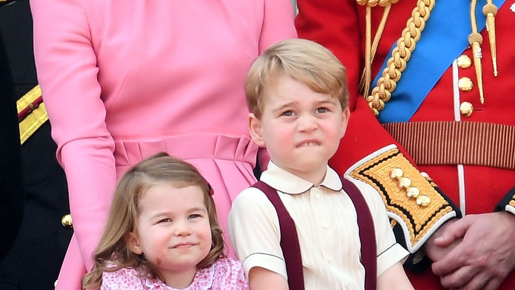 Do Prince George and Princess Charlotte Have to Bow to the Queen ...