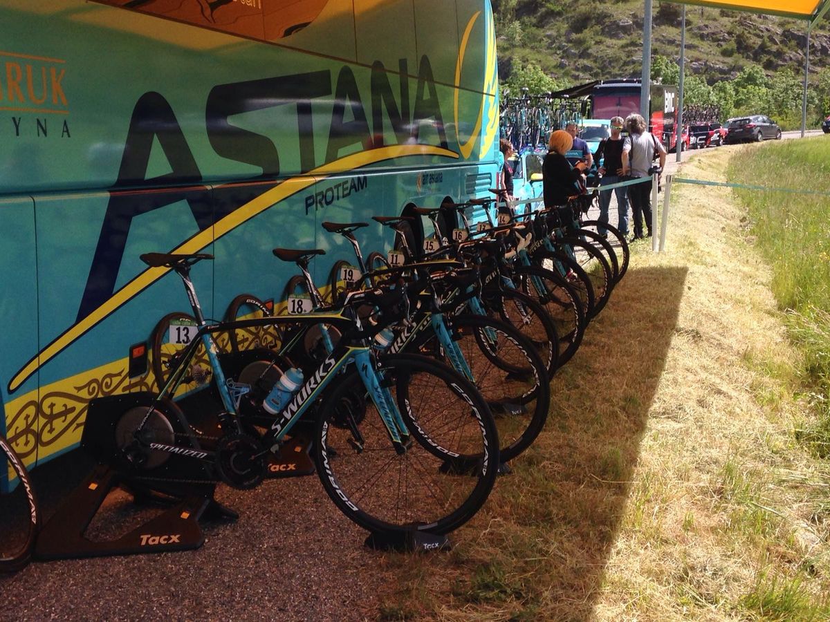 The turbo trainers were out for Astana to warm up on ahead of the stage