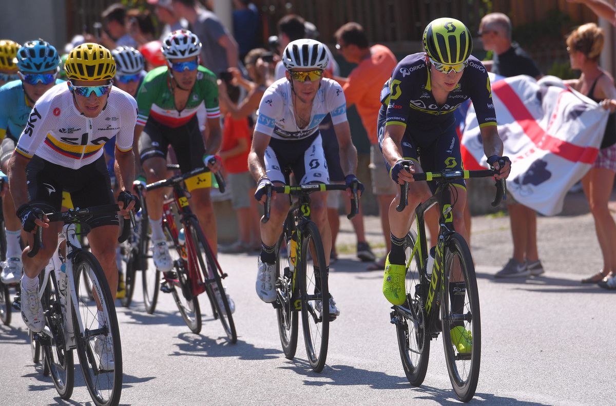 Simon Yates on the wheel of Orica-Scott teammate Jens Keukeleire