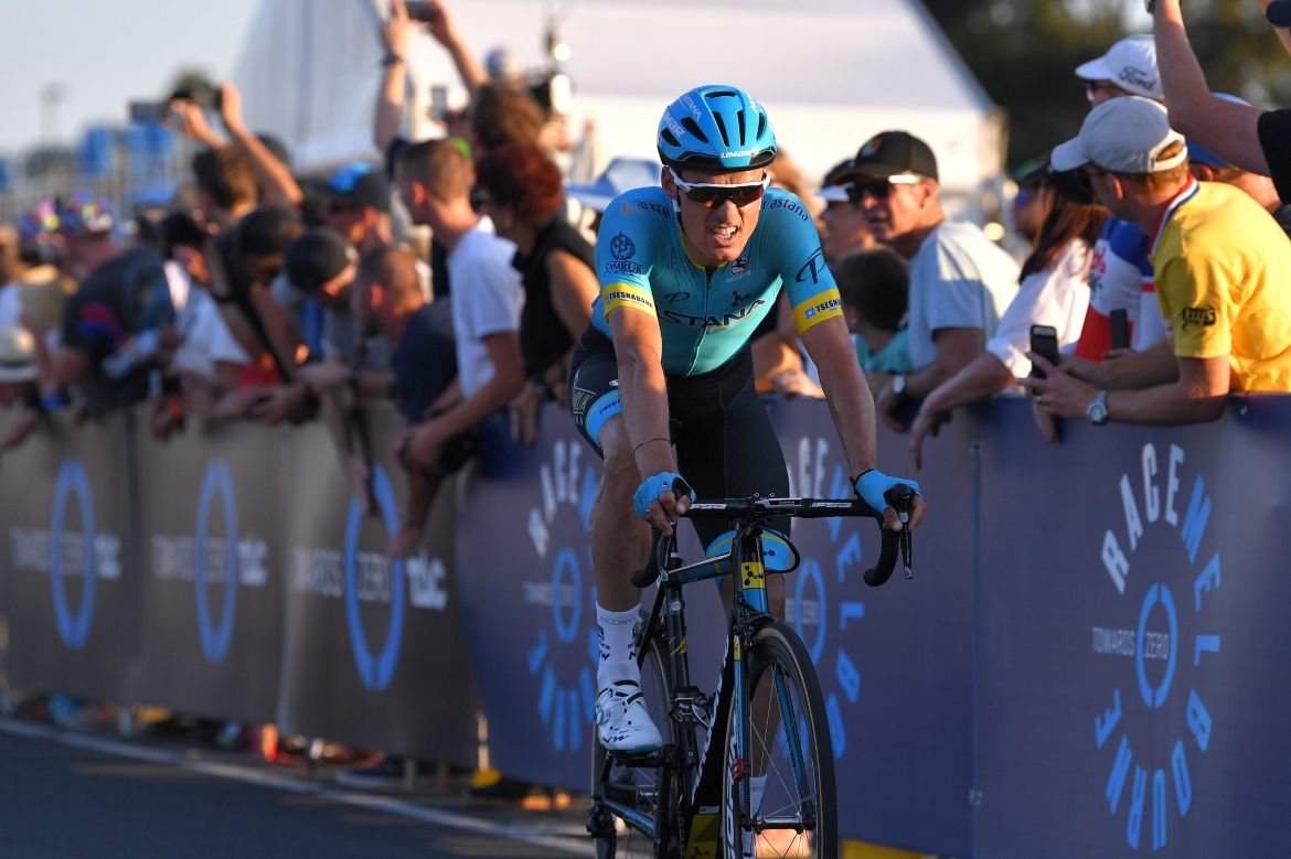 Luis Leon Sanchez wins the final sprint