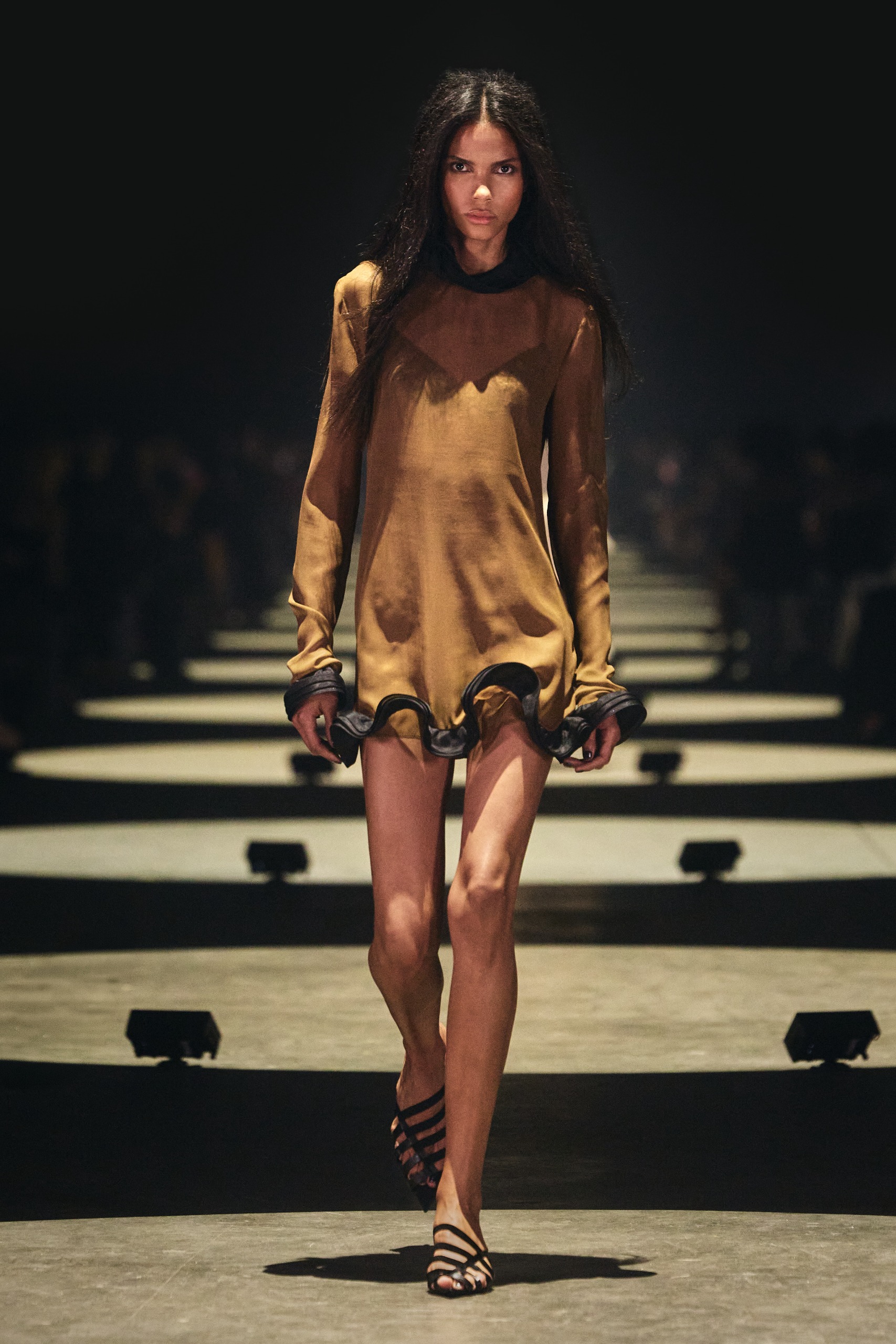 Khaite S/S 27 runway, messy bedhead trend