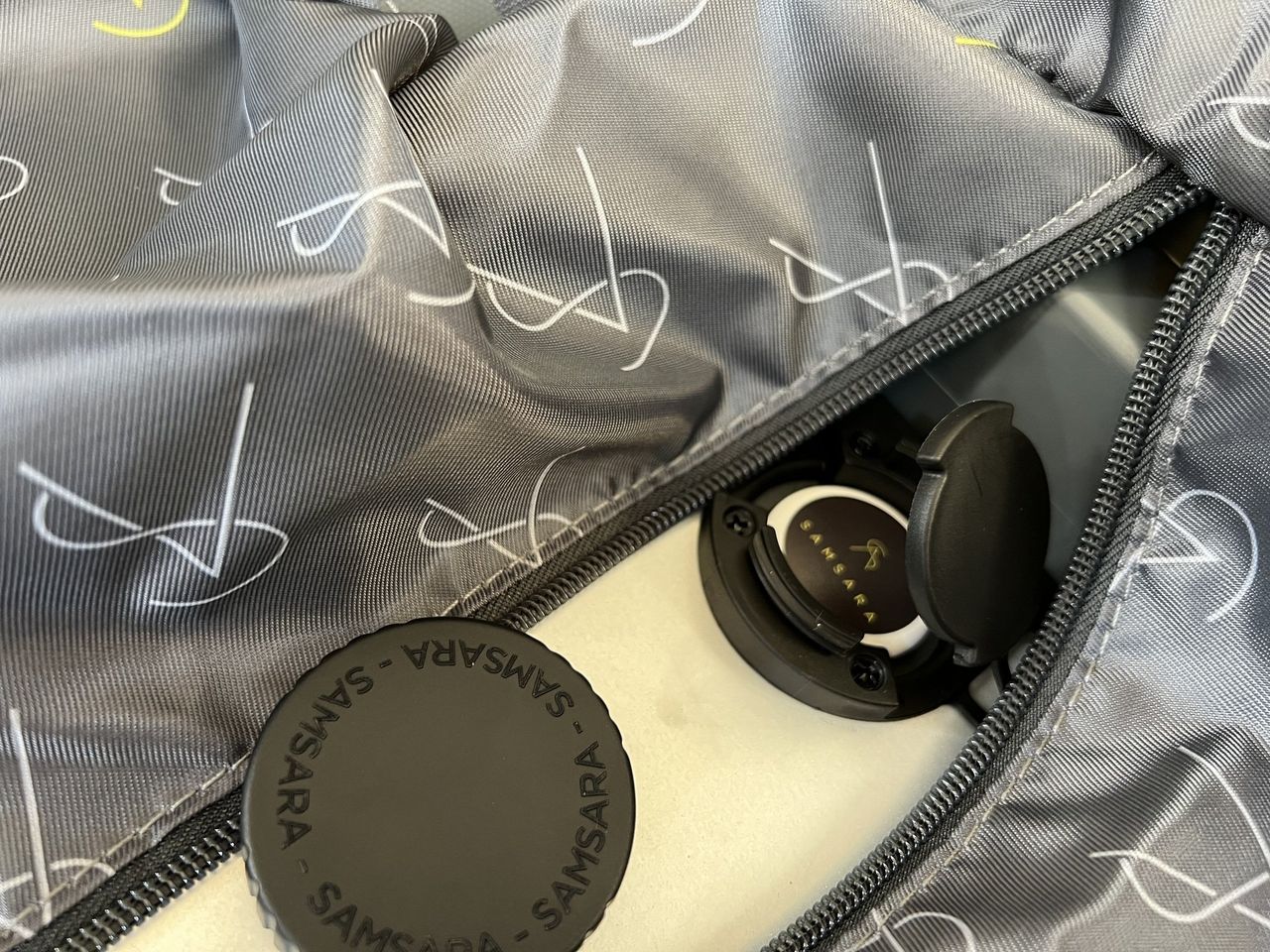 Samsara Tag Smart Airtag Luggage Lifestyle Compartment Open