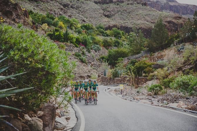 Tinkoff-Saxo training in Gran Canaria