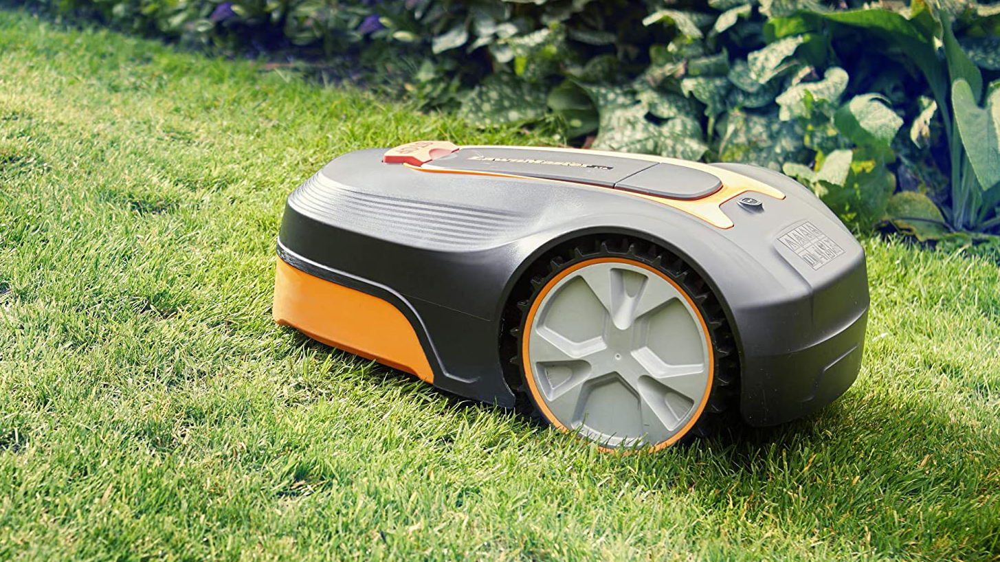Best Robot Lawn Mower 2021 Robotic Mowers To Cut The Grass As You Chill T3