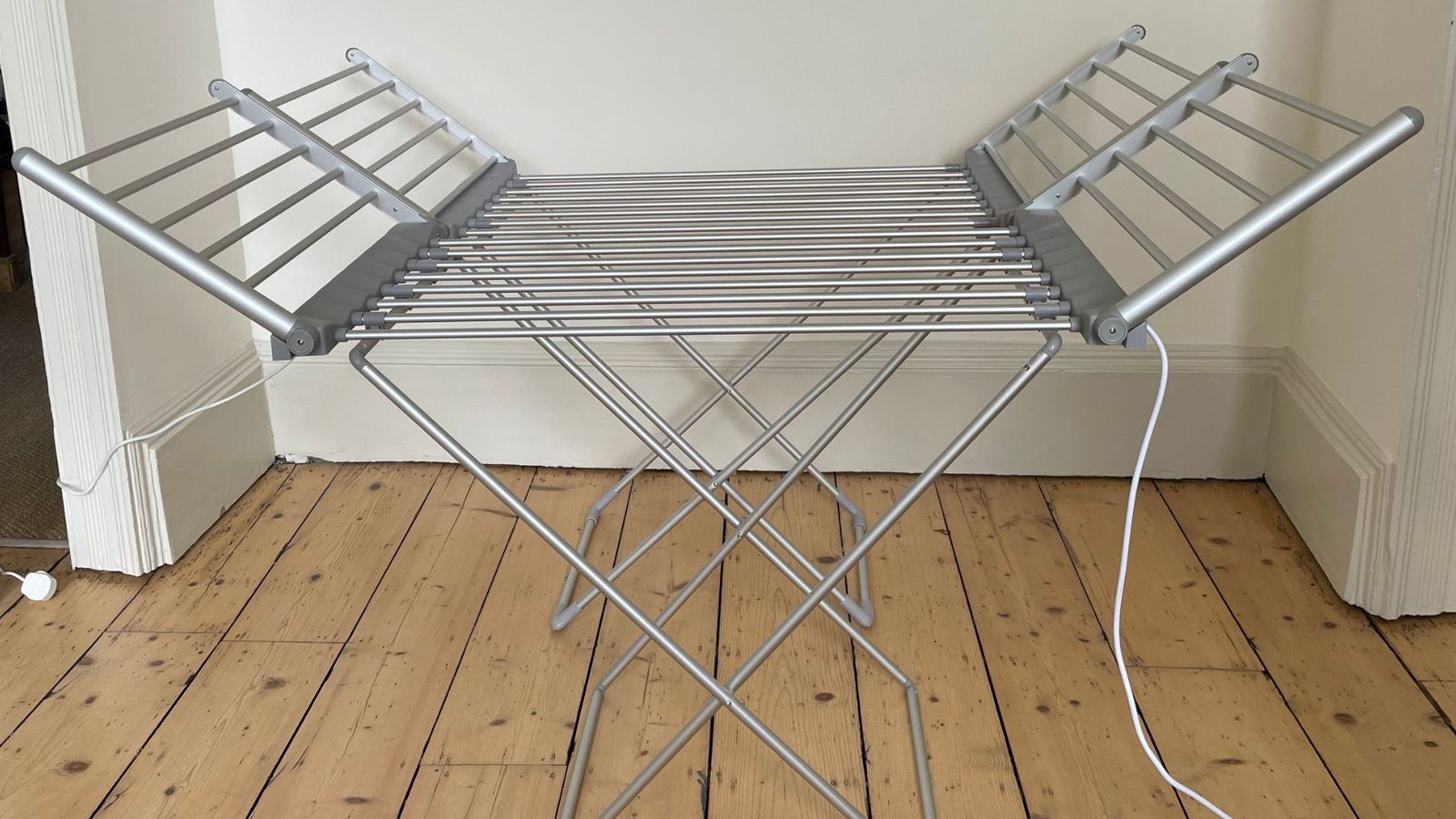 Beldray Winged Heated Electric Clothes Airer review: a brilliant basic ...