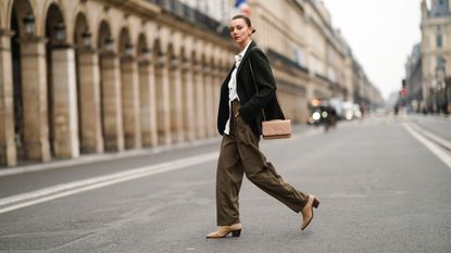 workwear black pants leopard flats