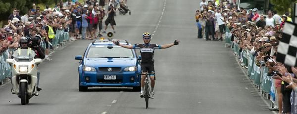 One big motor: South Australian Jack Bobridge (Garmin) salutes the crowd down the home straight in Buninyong and wins gold.