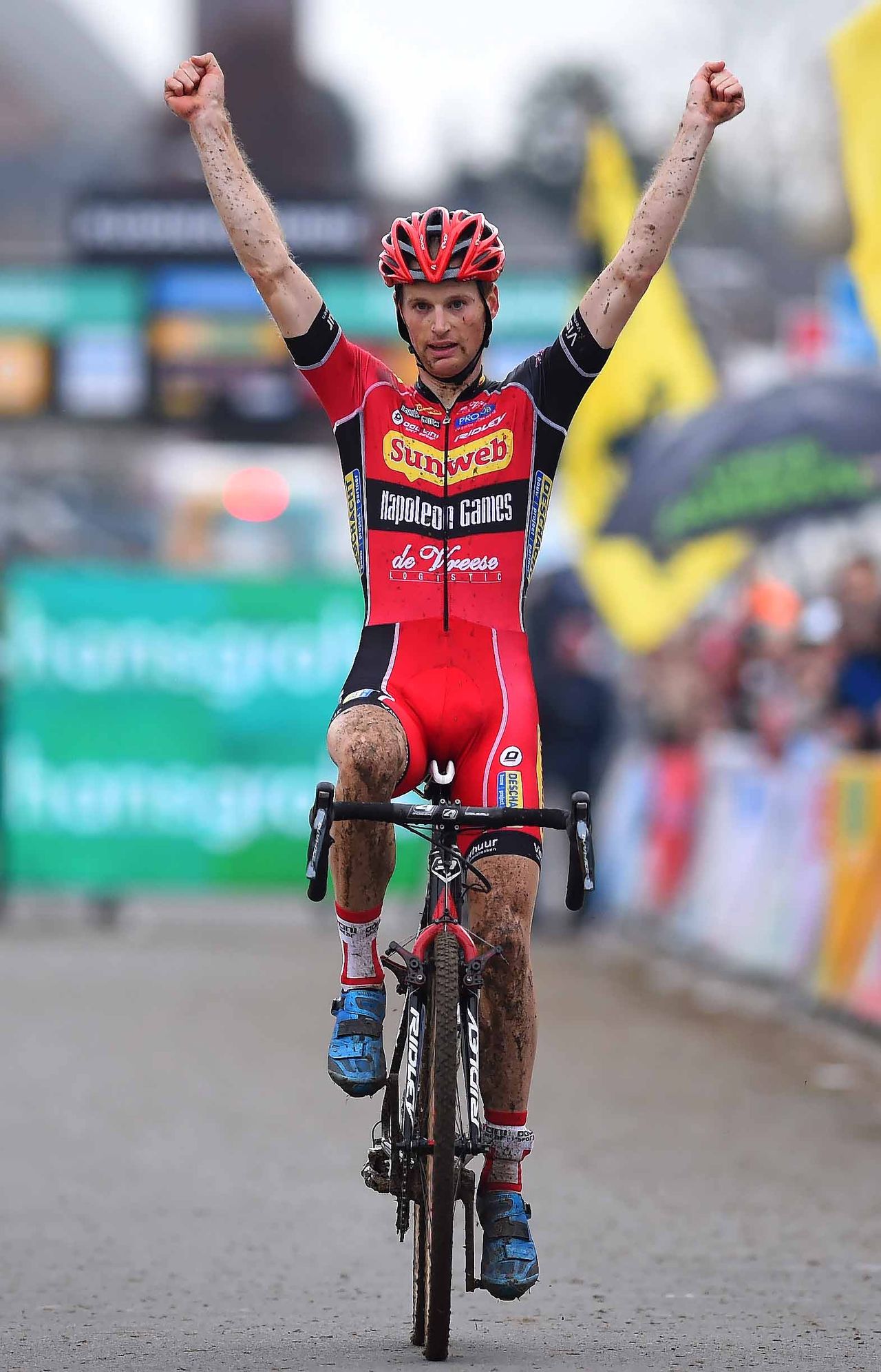 Kevin Pauwels (Sunweb Napoleon Games) celebrates his solo victory