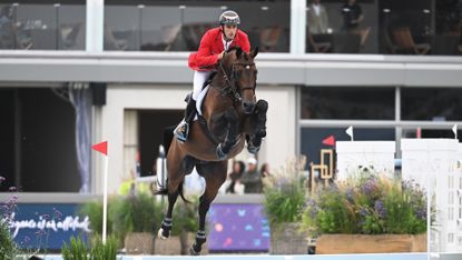 Richard Vogel jumping United Touch S
