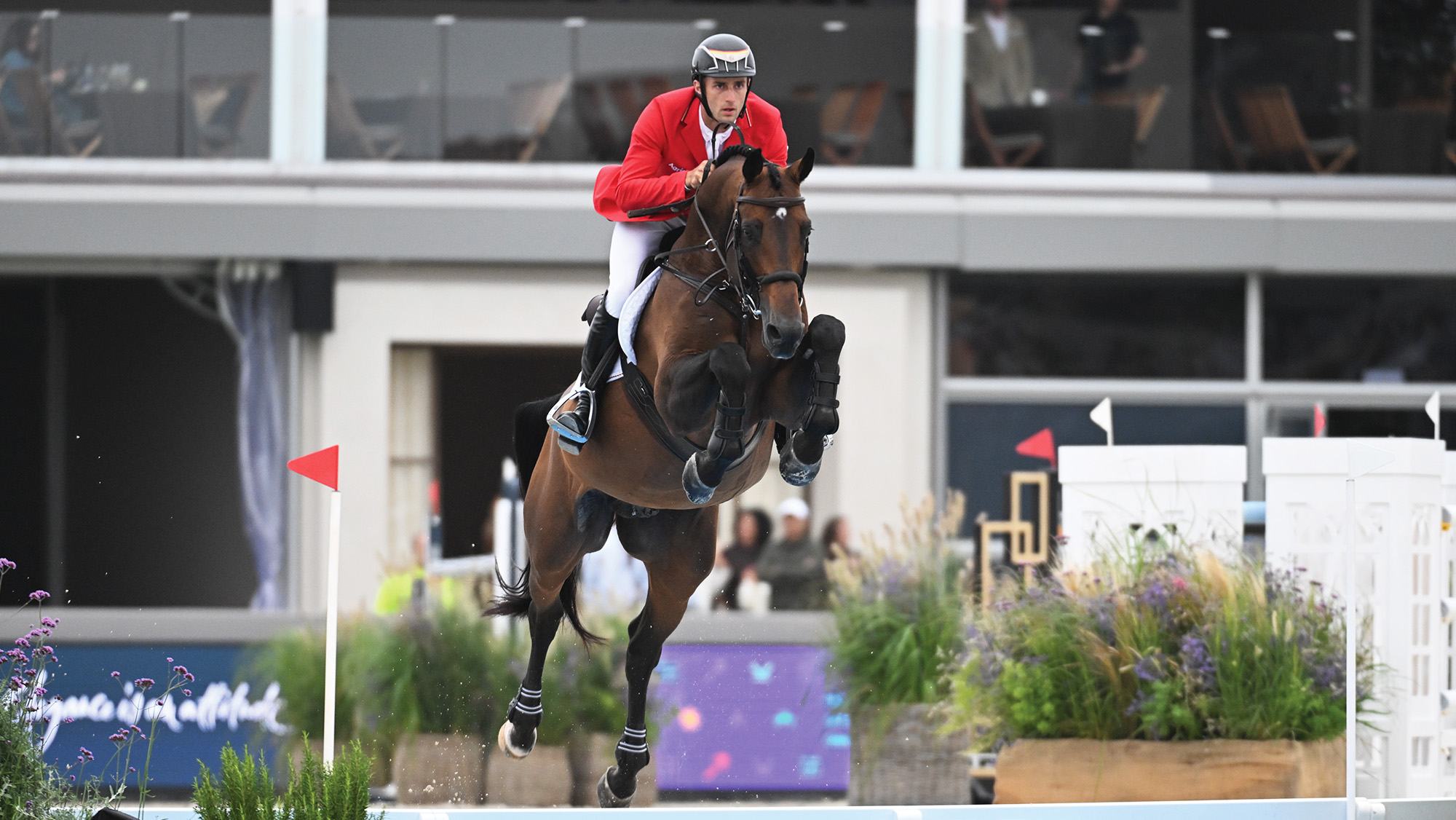 Richard Vogel jumping United Touch S