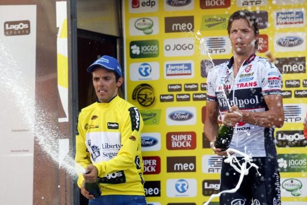 Ribeiro and Hondo celebrate after stage 7.