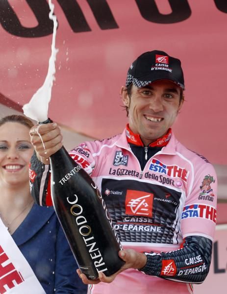 Arroyo celebrates keeping his lead