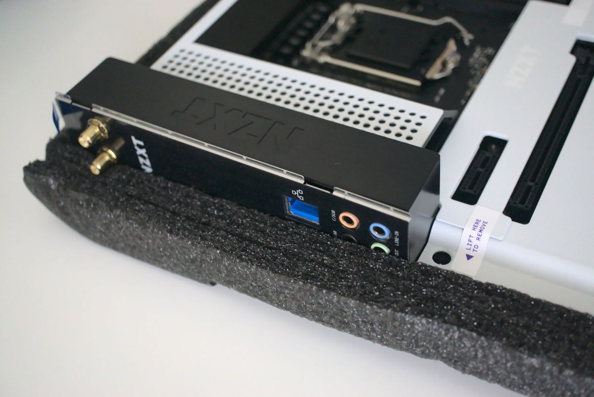 NZXT N7 Z490