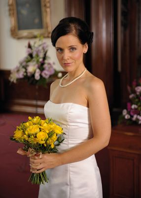 Cindy's survived a catfight with Jacqui and Savannah's blackmail plot... but she determined to marry Tony!