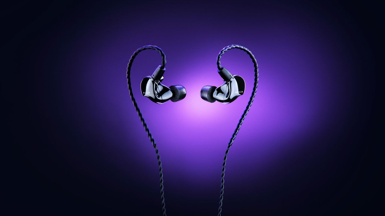 Razer Moray in-hear monitor headphones