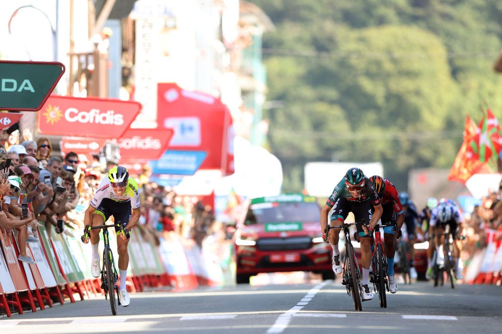 LEKUNBERRI SPAIN SEPTEMBER 10 LR Rui Costa of Portugal and Team Intermarche Circus Wanty Lennard Kmna of Germany and Team BORA Hansgrohe and Santiago Buitrago Sanchez of Colombia and Team Bahrain Victorious sprint at finish line during the 78th Tour of Spain 2023 Stage 15 a 1583km stage from Pamplona to Lekunberri UCIWT on September 10 2023 in Lekunberri Spain Photo by Alexander HassensteinGetty Images