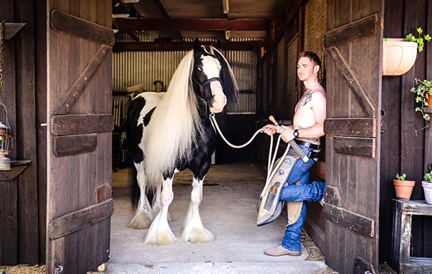 Farrier-Calendar-Shoot-150418-127.jpg