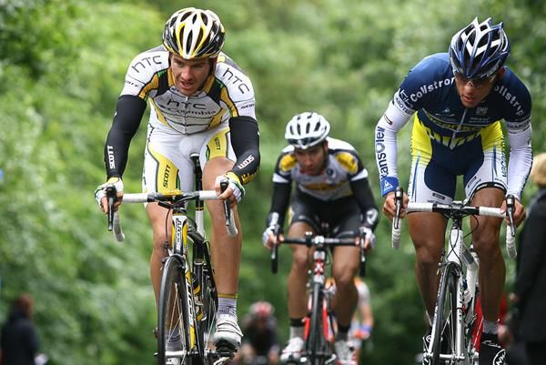 Adam Hansen leads over a climb