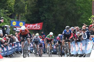 Elite women - La Fl&egrave;che Wallonne Femmes: Puck Pieterse powers past Demi Vollering for victory atop Mur de Huy