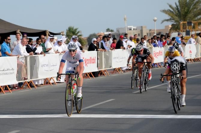 Kirsten Wild (Argos-Shimano) edges out Specialized-lululemon pairing of Trixi Worrack and Elen Van Dijk for the win on Stage 2