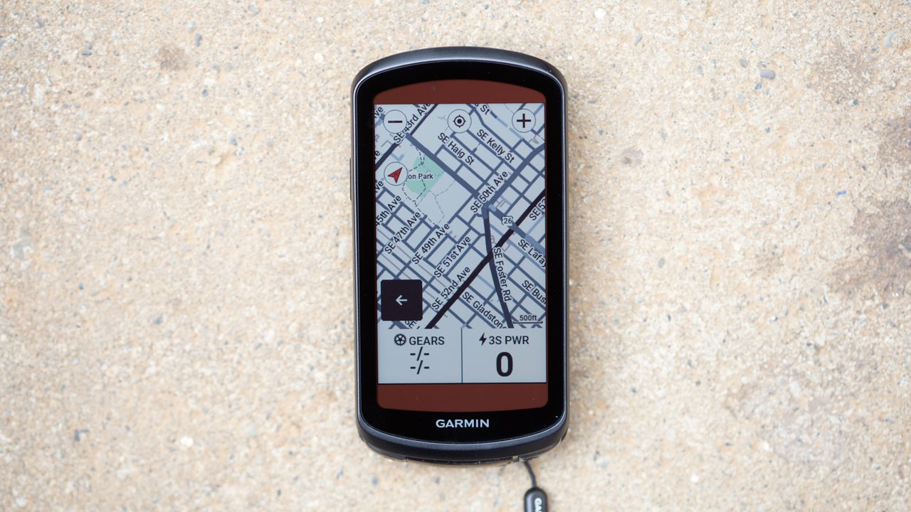 Garmin Edge 1040 Solar map screen