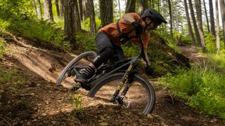 Guy Kesteven test riding the Specialized Stumpjumper 15 Pro