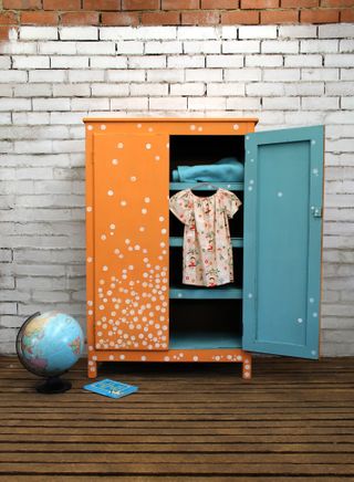 Painted furniture ideas for kids rooms - a wardrobe