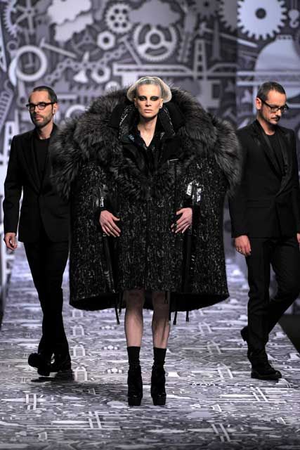 Viktor &amp; Rolf Autumn/Winter 2010, Paris Fashion Week