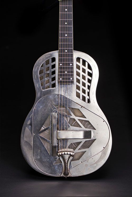 Under the microscope 1937 National ‘Exploding Palm Tree’ Resonator