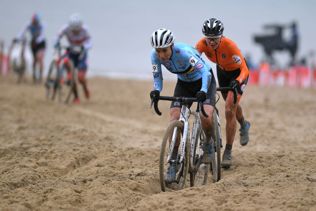Cyclocross World Championships Brand wins elite women's title