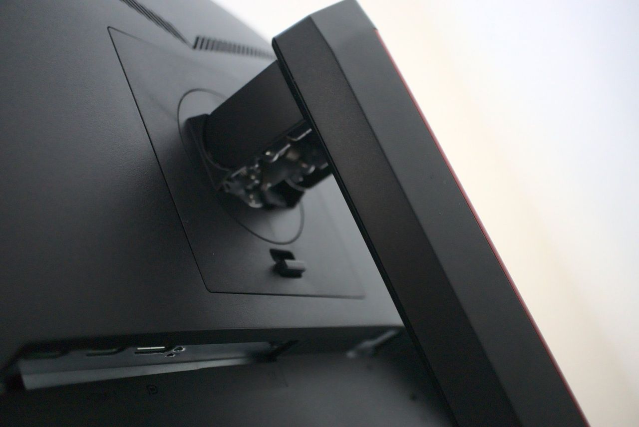 AOC C27G2ZU