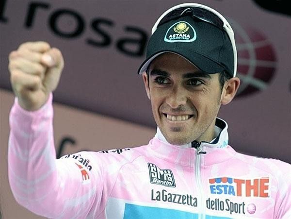 Contador is happy in the lead
