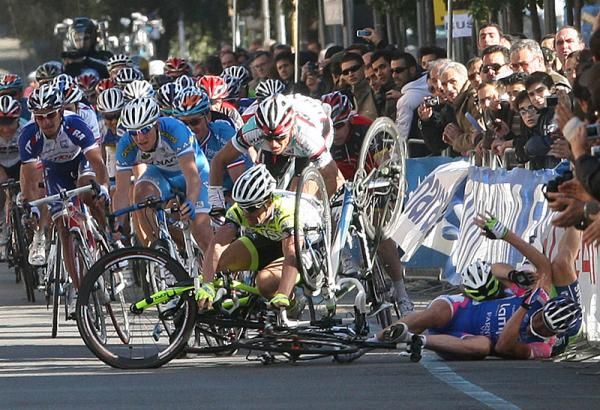 Four riders went down in the stage four field sprint: Alessandro Petacchi (Lampre), Fabio Sabatini (Liquigas), Oscar Gatto (ISD) and Daniele Colli (Ceramica Flaminia).