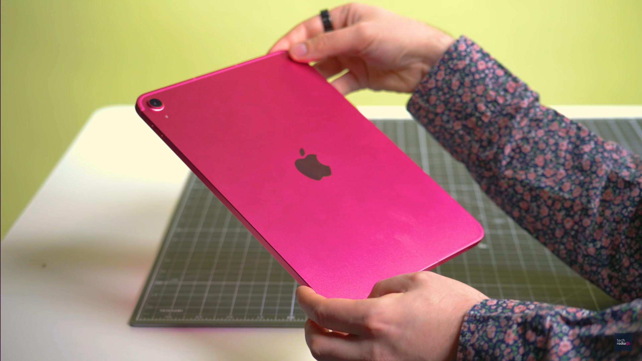 iPad 10.9 (2025) review images