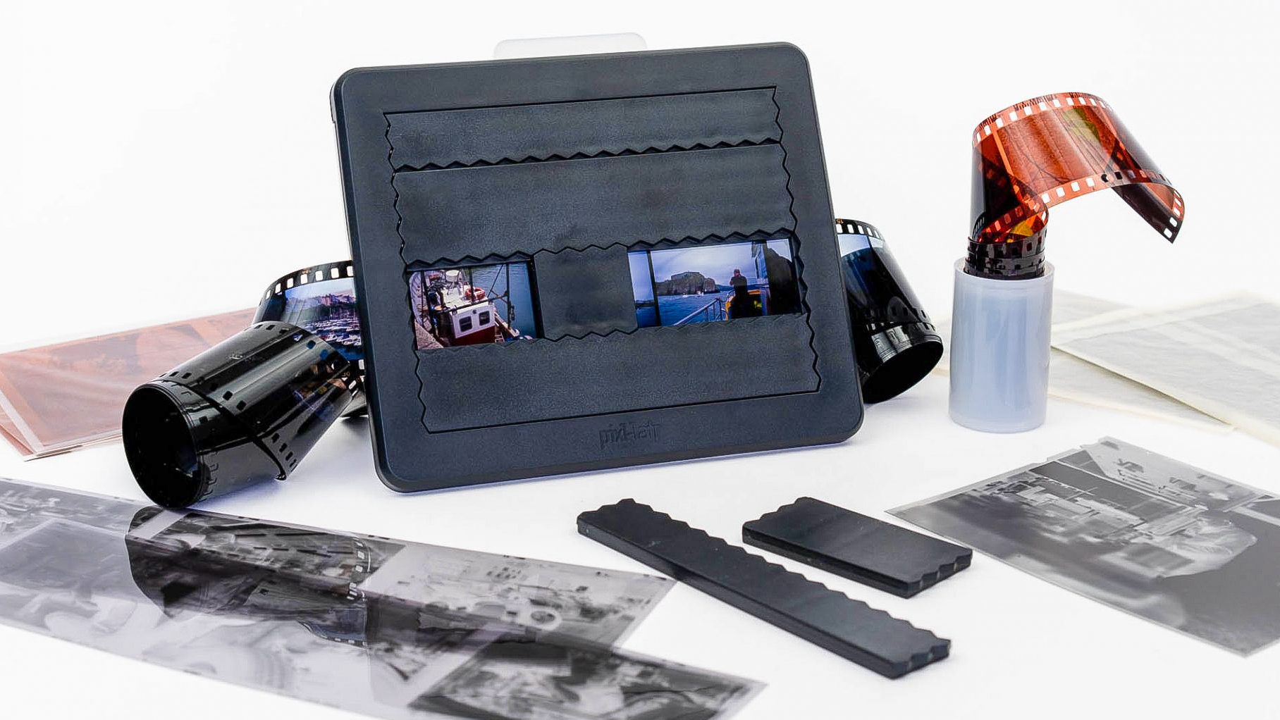 Pixl Latr Is Beautifully Simple Solution For Digitizing Old Slides And Negatives Digital 