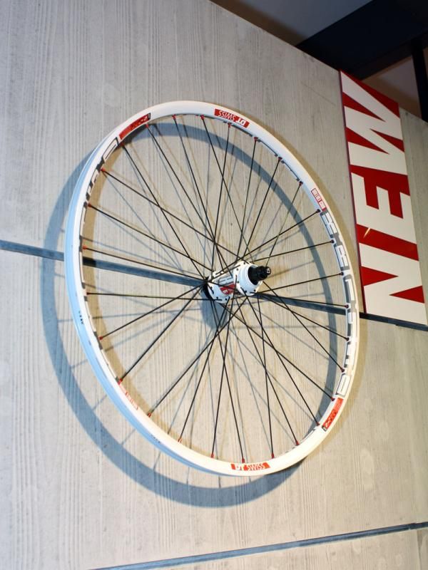 The 142x12mm rear option for the XR 1450 wheels have dropped about 20g for 2011.