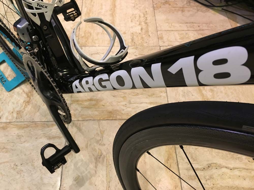 Astana use Tacx bottle cages