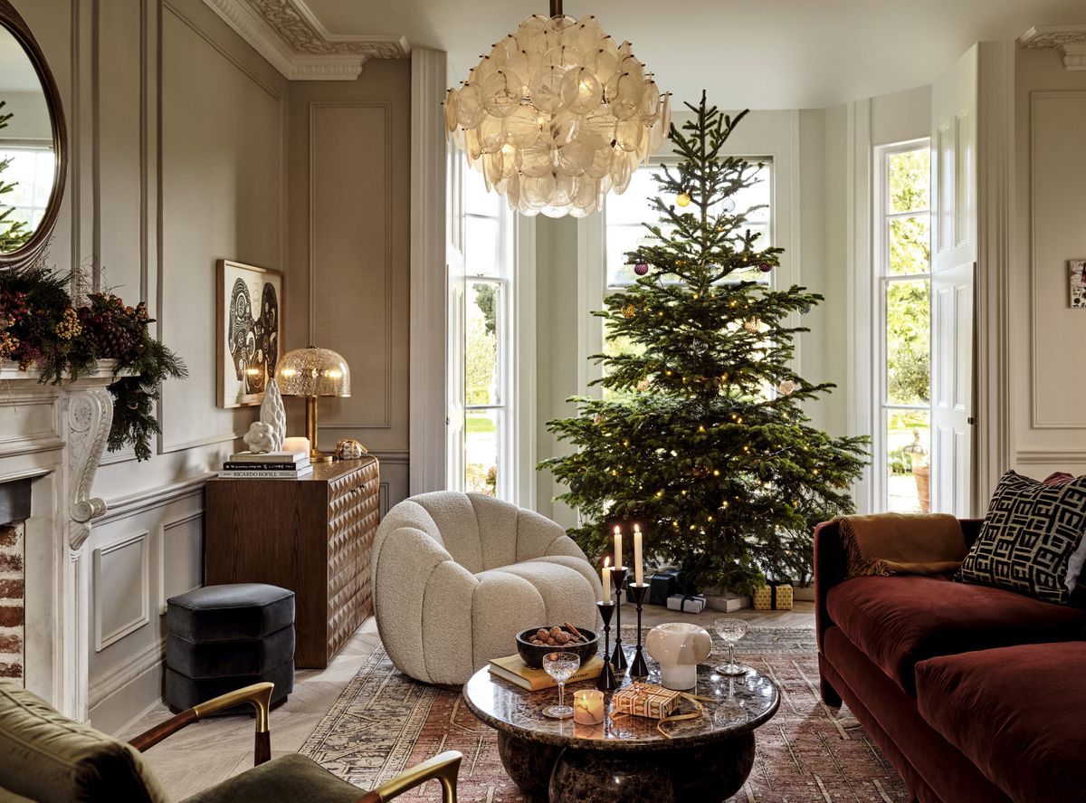 How long do real Christmas trees last? Tips to keep it fresh Livingetc