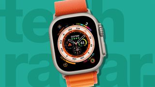De bedste smartwatches - Apple Watch Ultra foran et Best Smartwatch logo