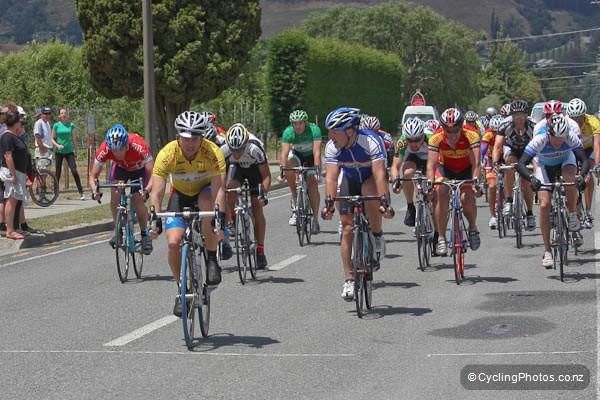 Kieran Turner (Ridestrong) also makes it two-for-two, outsprinting Geoff Keogh Jason Blake (John Bull Cycles) for the stage victory, with the new women's leader Cath Cheatley (Trek NZ) in the Trek black and white jersey.