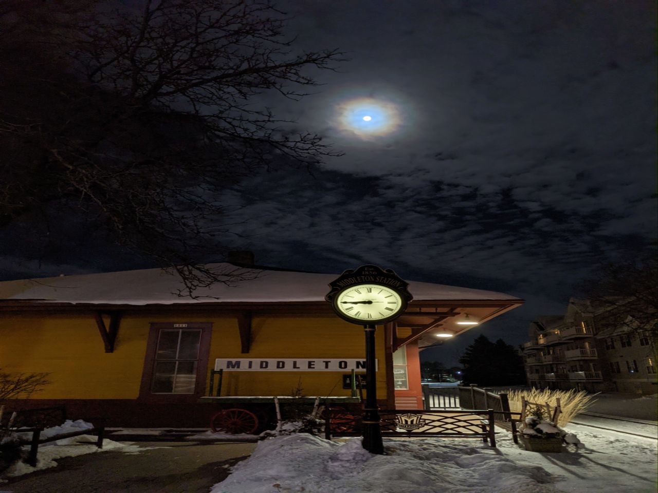 Pixel 4a 5G camera sample from wide-angle in night mode