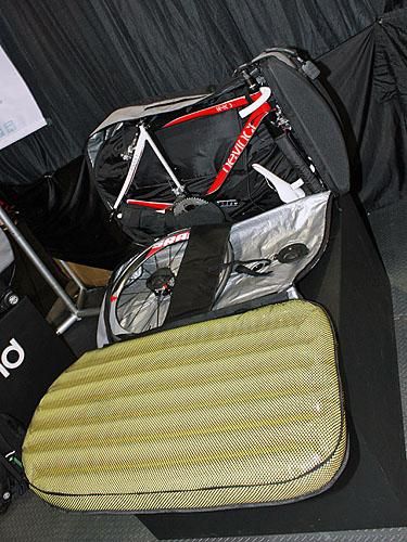 The Helium bag opens up on four sides (only one is shown here) for super easy loading and unloading.