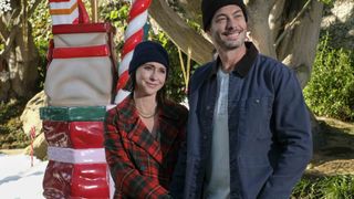 Jennifer Love Hewitt and Brian Hallisay in The Holiday Junkie