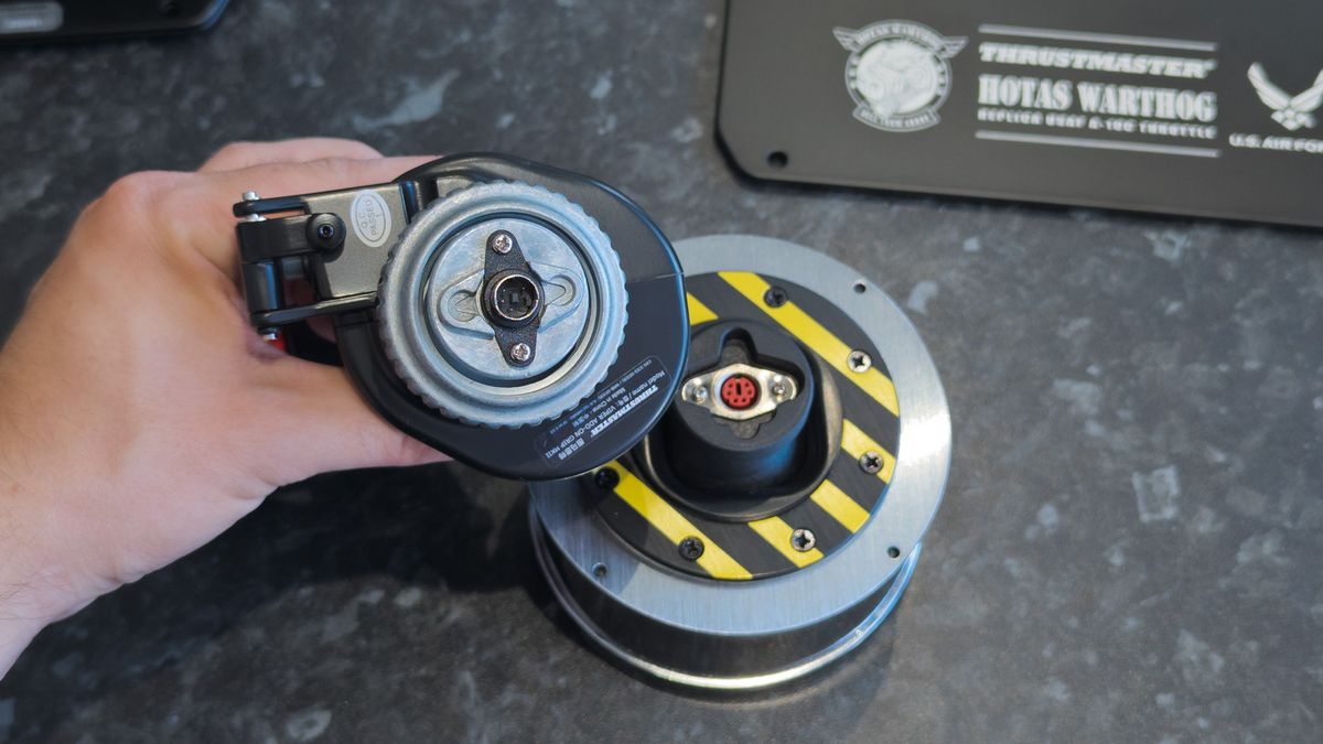 Thrustmaster HOTAS WARTHOG MK II flight stick and base connector highlighting the shape and plug type