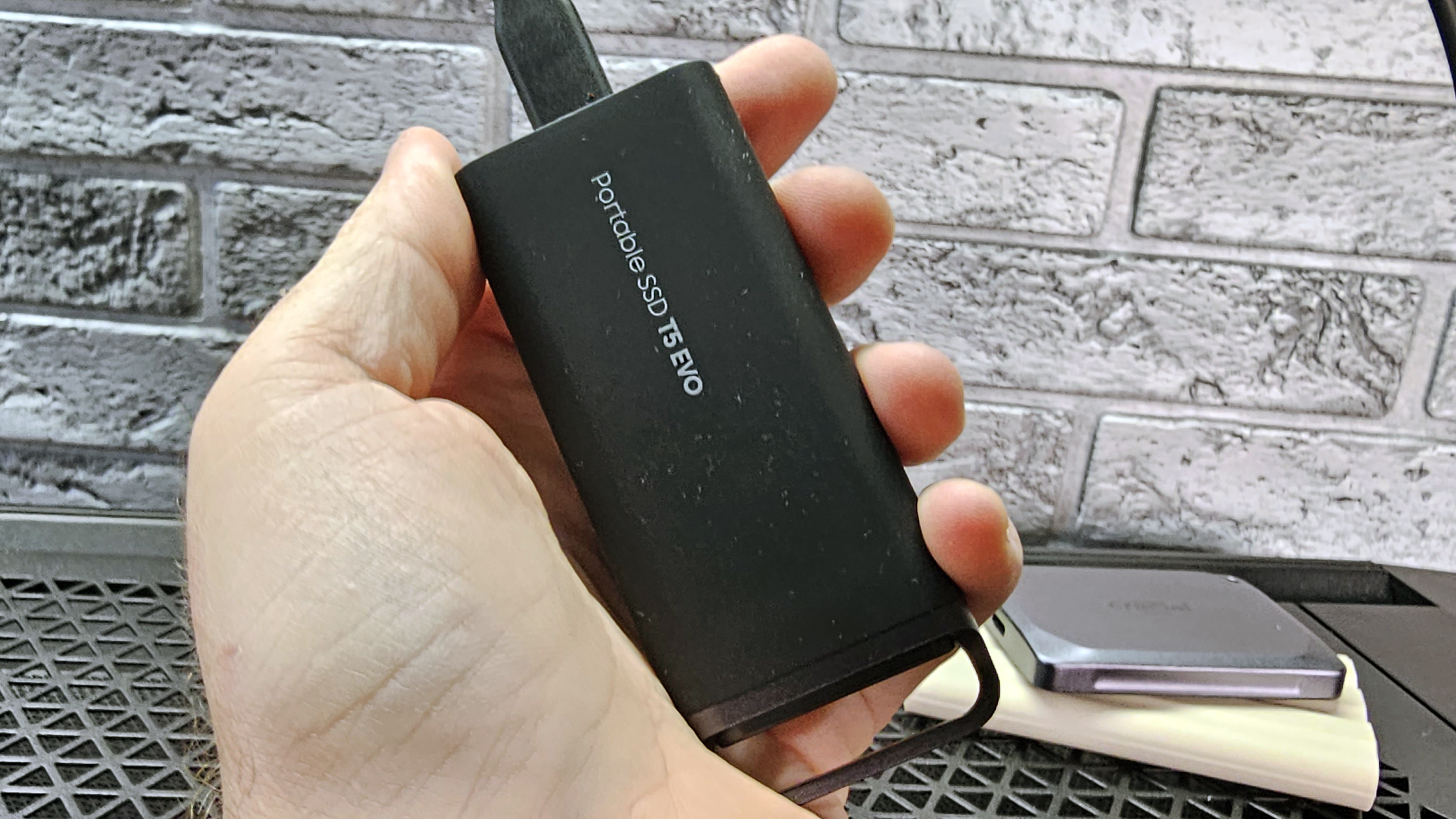 Samsung T5 Evo (8TB) Portable SSD Review: Spacious but Slow | Tom's ...