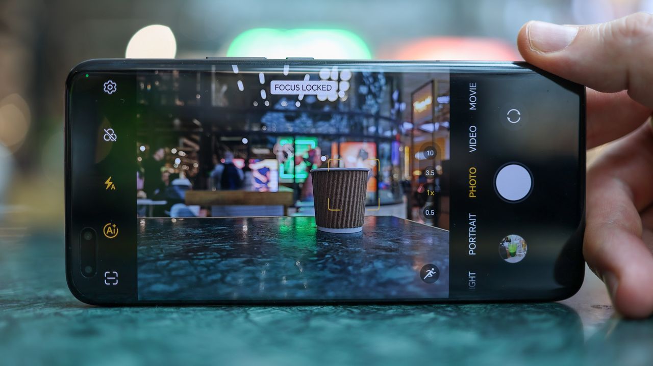 A photo of the Honor Magic 5 Pro